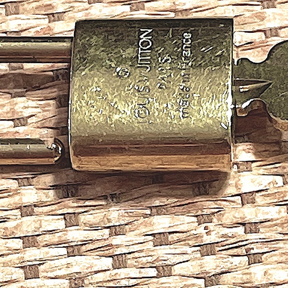 Lot of 2 Authentic Louis Vuitton Lock and Key Sets  #319 and #320 - Picture 13 of 13